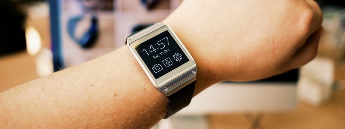 Smartwatche zabronione w bergeńskiej szkole. „Rozpraszają uczniów”