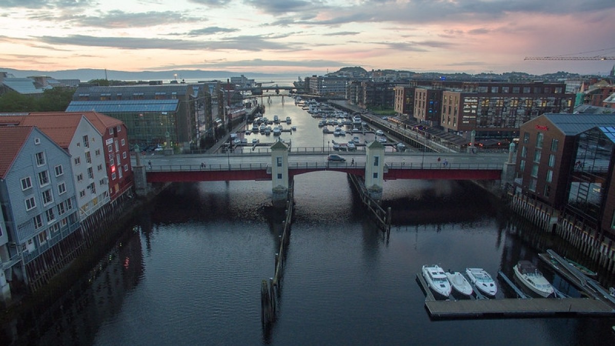 Trondheim: Rekordy zachorowań na COVID-19. Władze apelują o rozsądek w sylwestra