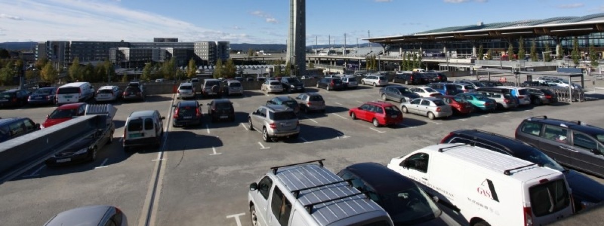 Innowacje na stołecznym lotnisku: będą automatyczne opłaty za parking