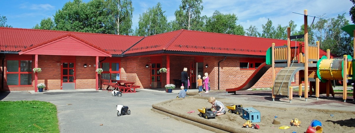 Pół roku będą żyć w niepewności, bo przedszkole nie radzi sobie z narkomanami