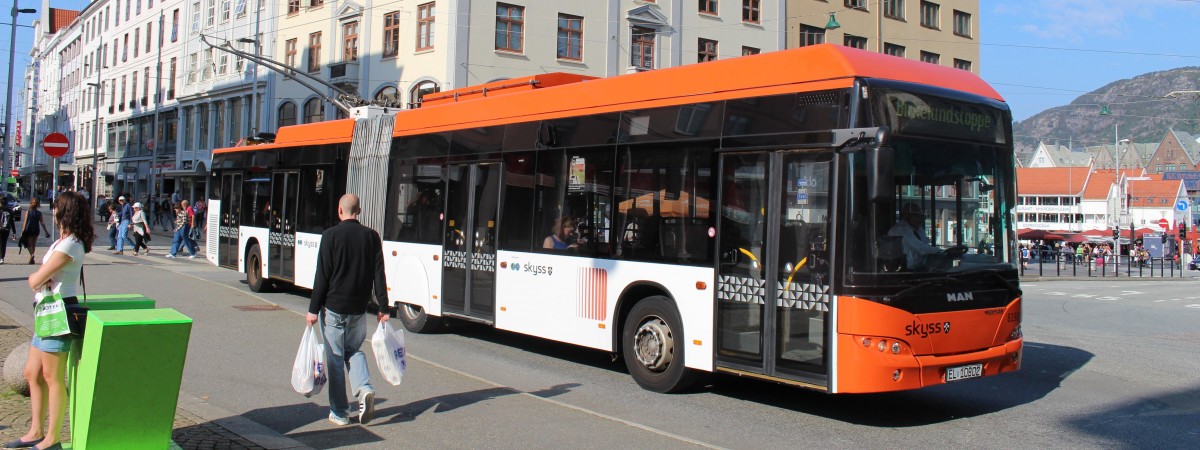 Przyjazne środowisku i nowoczesne: Bergen zamówiło trolejbusy z polskiej fabryki