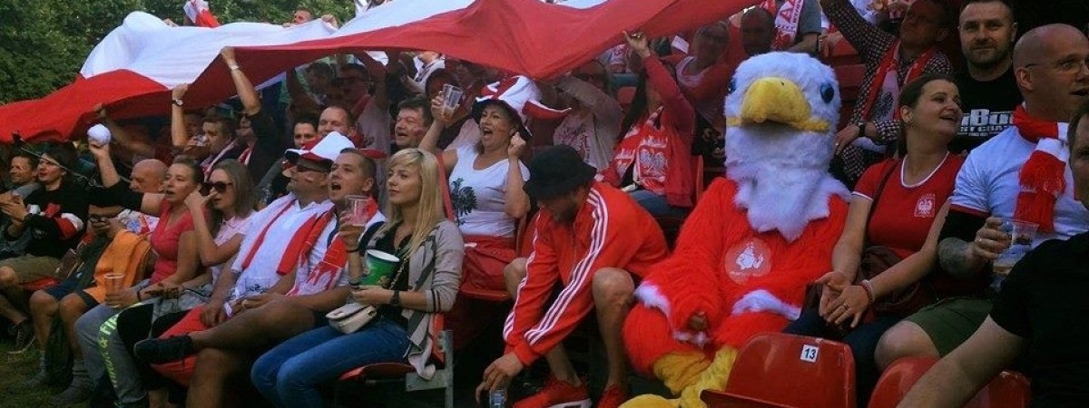 Mecz Polska-Ukraina: Polscy kibice w Norwegii znowu pokazali klasę [VIDEO]