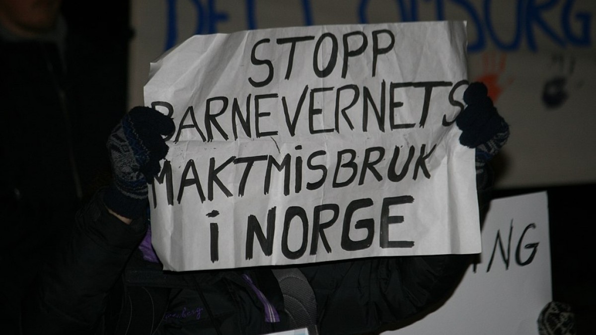 Norwegia zmienia schemat opieki nad dziećmi: Barnevernet na cenzurowanym