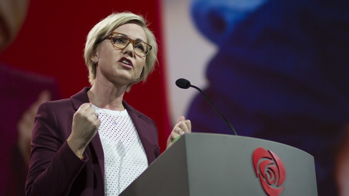 Zaostrzona kwarantanna dla zakażonych omikronem. Certyfikat covidowy nie zwalnia z restrykcji