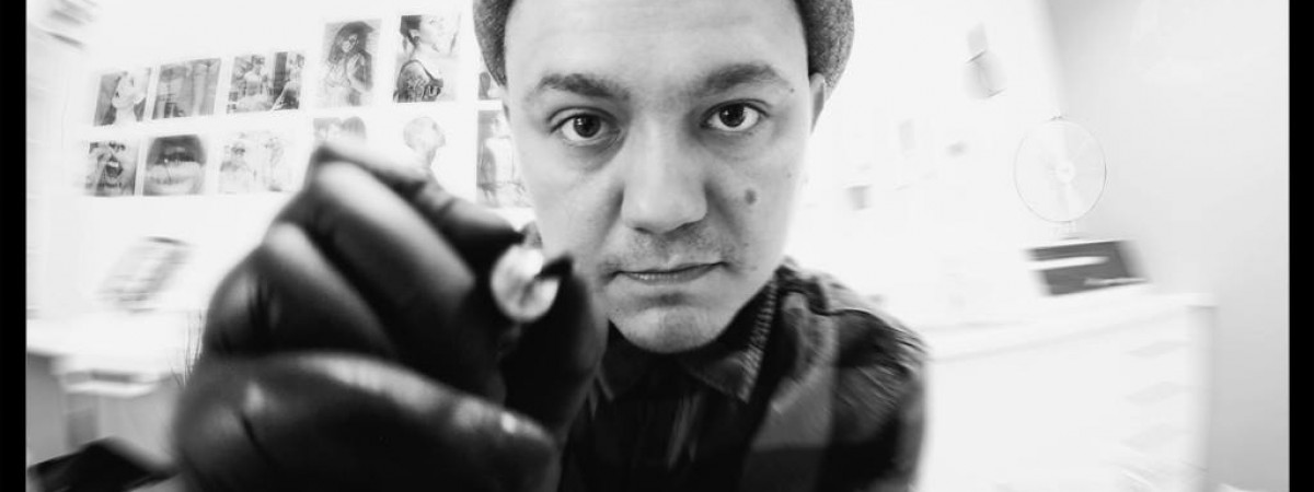 „Kupiłem tanią maszynkę, po czym zacząłem „kaleczyć” kolegów z osiedla”: Polak tatuuje Norwegów