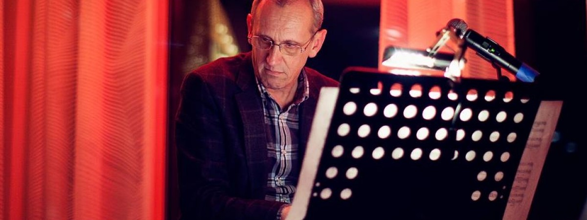 #PolakPotrafi: Koncertował z Violettą Villas i Grzegorzem Markowskim. Dziś polski artysta szkoli Norwegów