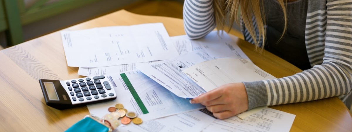 Gdy w pracy nie ma zleceń – co może zrobić pracownik, który został zwolniony lub skierowany na postojowe?