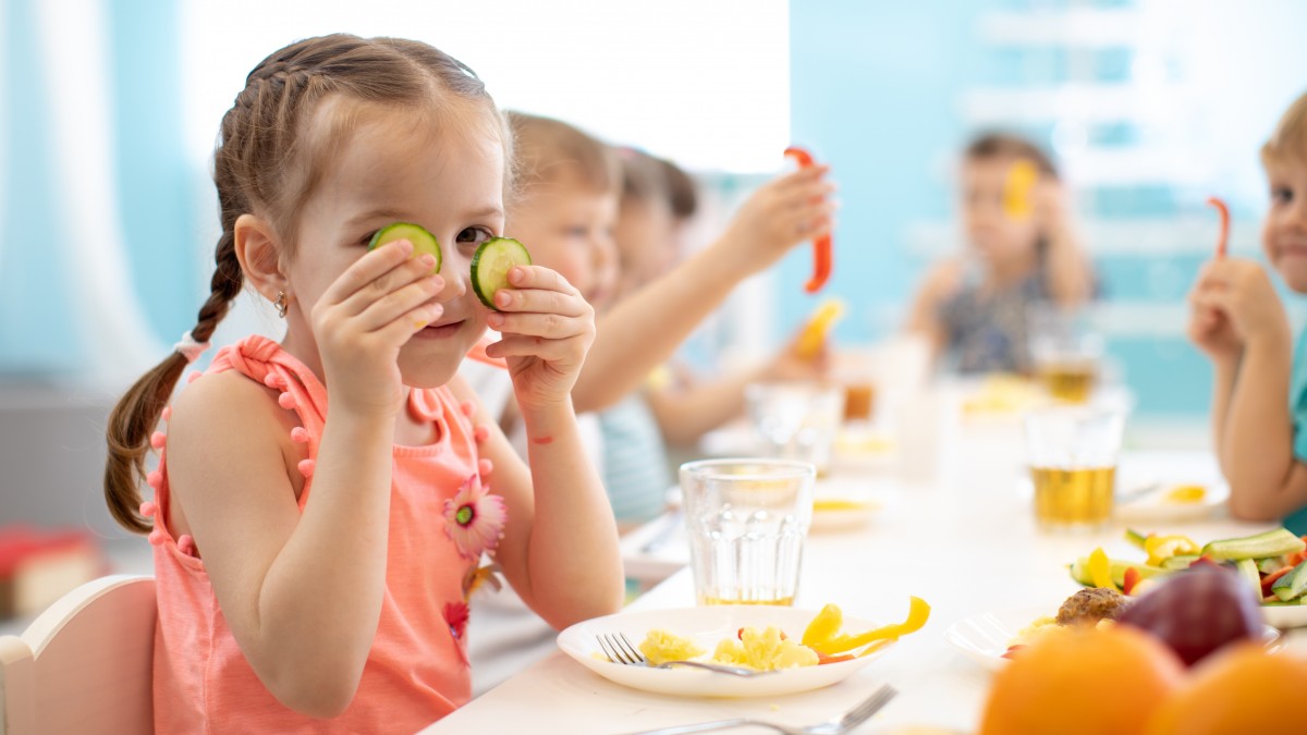 Oslo usuwa mięso z menu dla gminnych przedszkoli – na rzecz klimatu i zdrowia