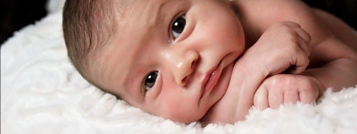 Akt urodzenia już tylko w formie cyfrowej: papierowe dokumenty odchodzą do lamusa