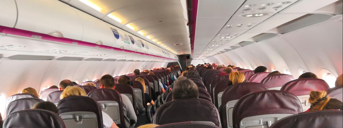 Chcą zakazu sprzedaży alkoholu w samolotach. Przewoźnicy nie podzielają entuzjazmu