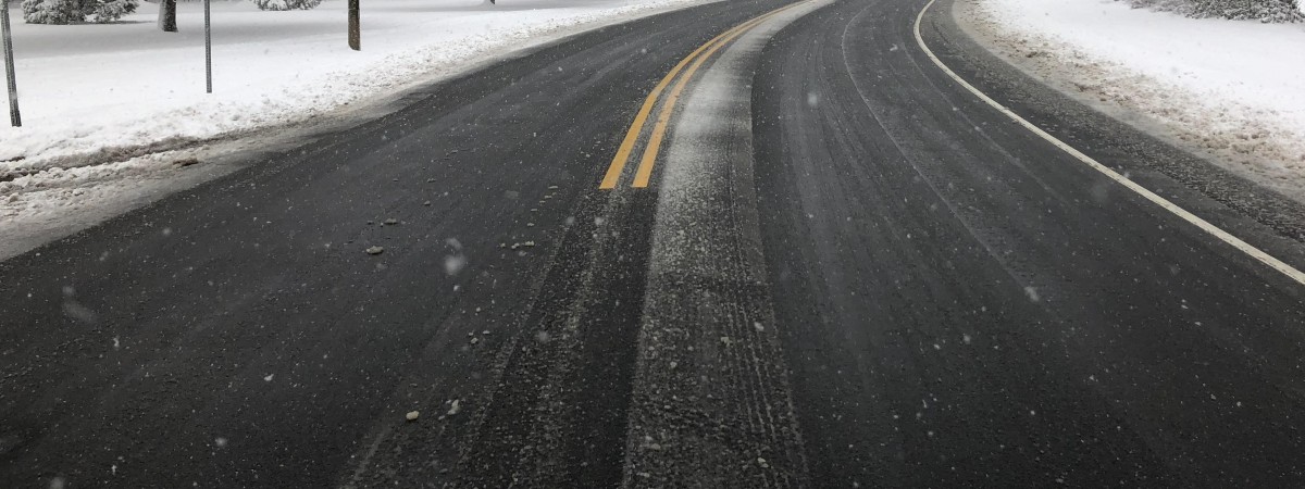 Śnieg, rekordy zimna i zamknięte drogi: lipiec nad fiordami nie rozpieszcza