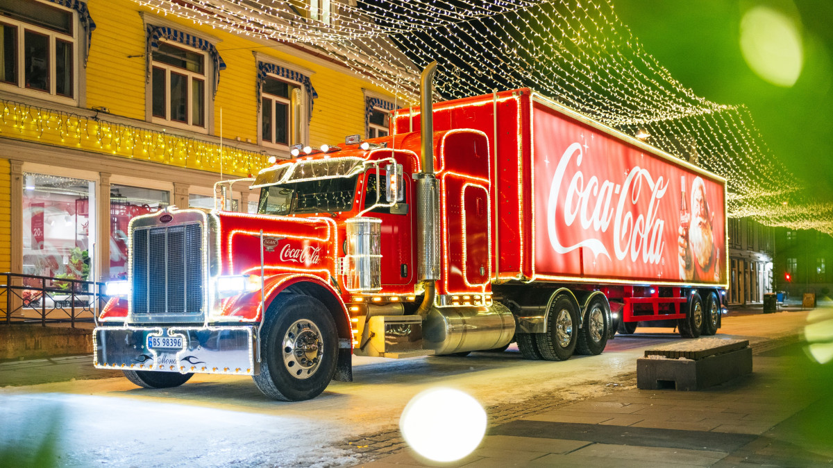 Świąteczna ciężarówka Coca-Coli znów na drogach. Co nowego w tegorocznej trasie?