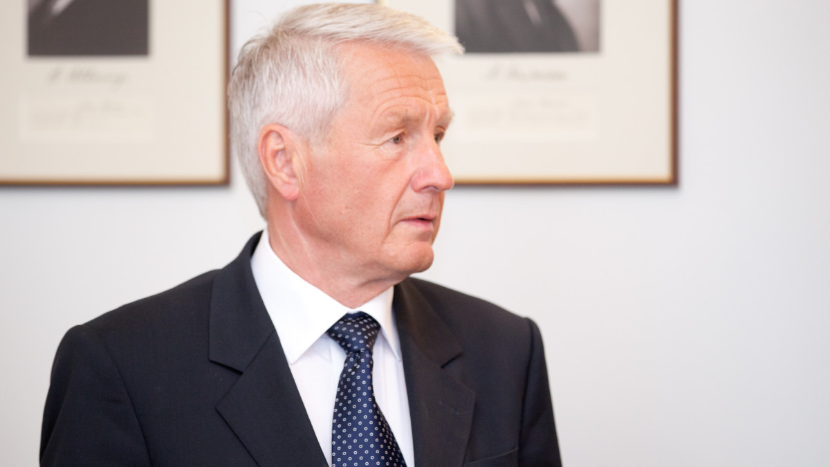 Były premier Norwegii z zarzutami. Śledczy przeszukali jego nieruchomości