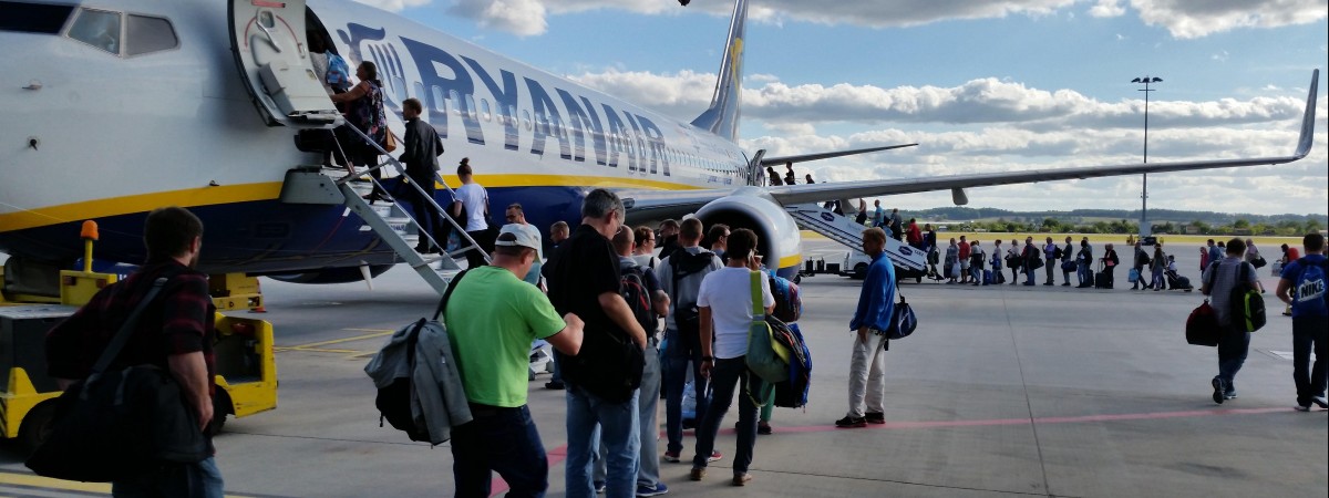 Im dalej, tym drożej: podatek lotniczy może zależeć od długości lotu