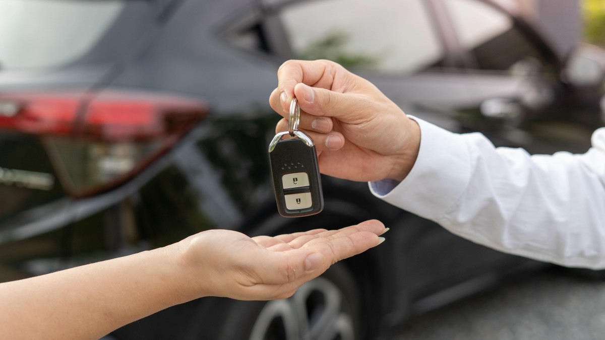 Cyfrowe zgłoszenie sprzedaży auta: nawet dla tych, którzy nie mają BankID