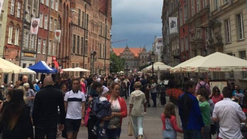 Legitymacja szkoły polonijnej na wakacjach: zniżki przysługują w taki sam sposób
