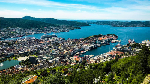 Wszędzie dobrze, ale nad fiordami najlepiej? Turyści szturmują norweską bazę noclegową