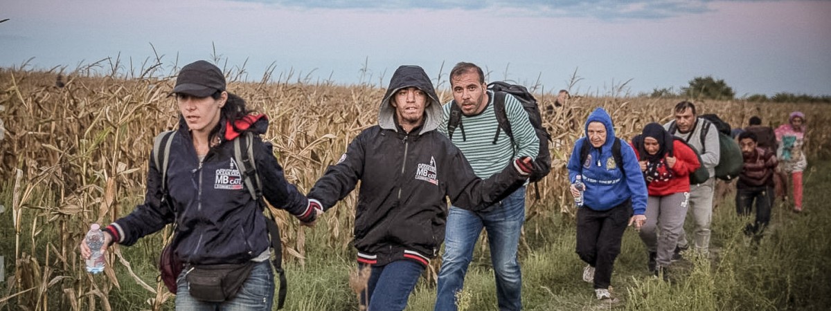 Raport Interpolu: Ponad 90 procent uchodźców dostaje się do Europy nielegalnie