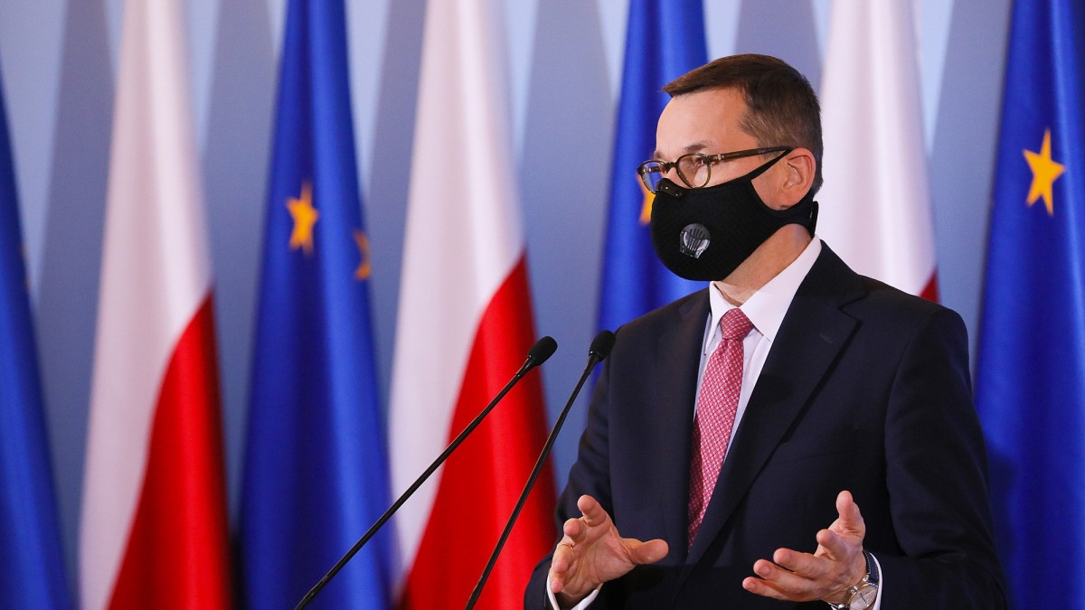 Ostatni krok przed całkowitym lockdownem. Polska wciska hamulec