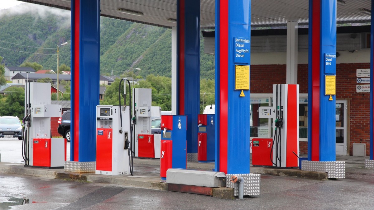 Kierowcy chcą walczyć z podwyżką cen paliw. „Obniżcie podatki i opłaty drogowe”