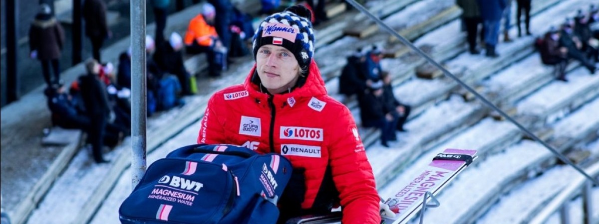 Dawid Kubacki na podium w Predazzo. Stoch i Żyła w czołówce