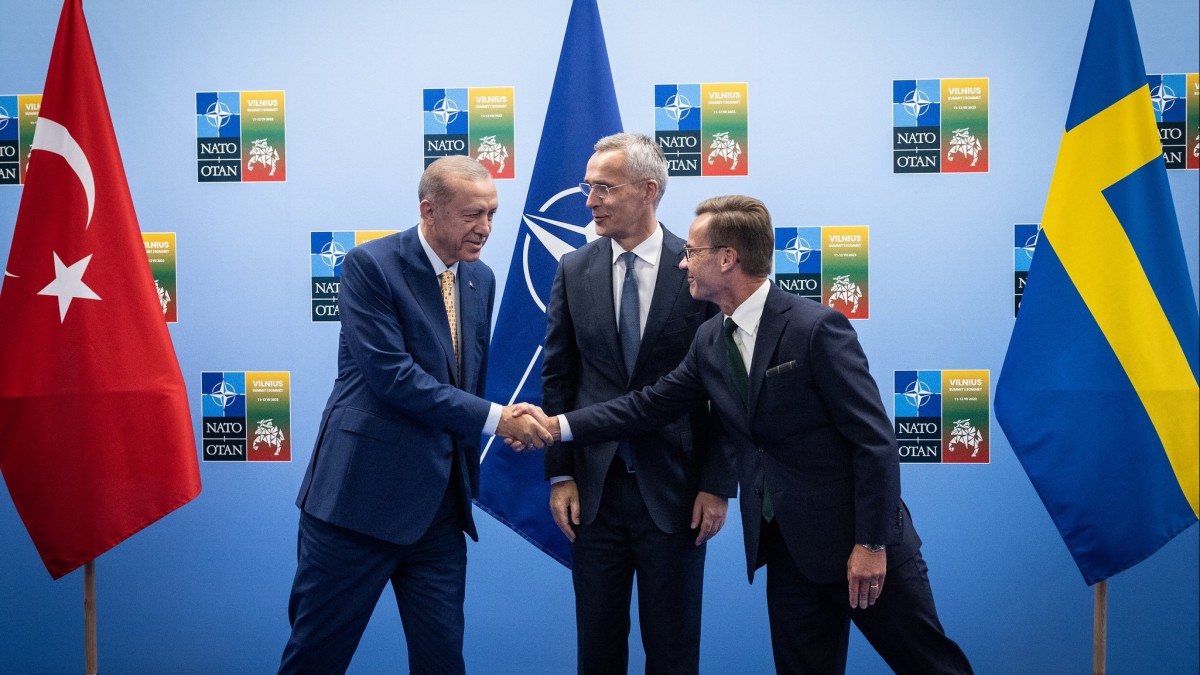 Koniec blokady wniosku o członkostwo: Szwecja wreszcie dołączy do NATO