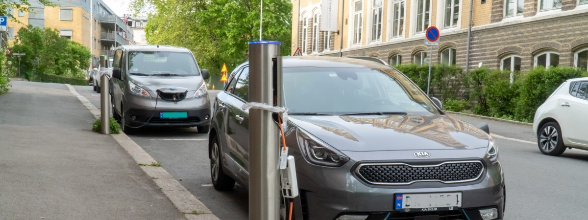 Samochody elektryczne tracą na popularności. Wszystkiemu winne bompenger