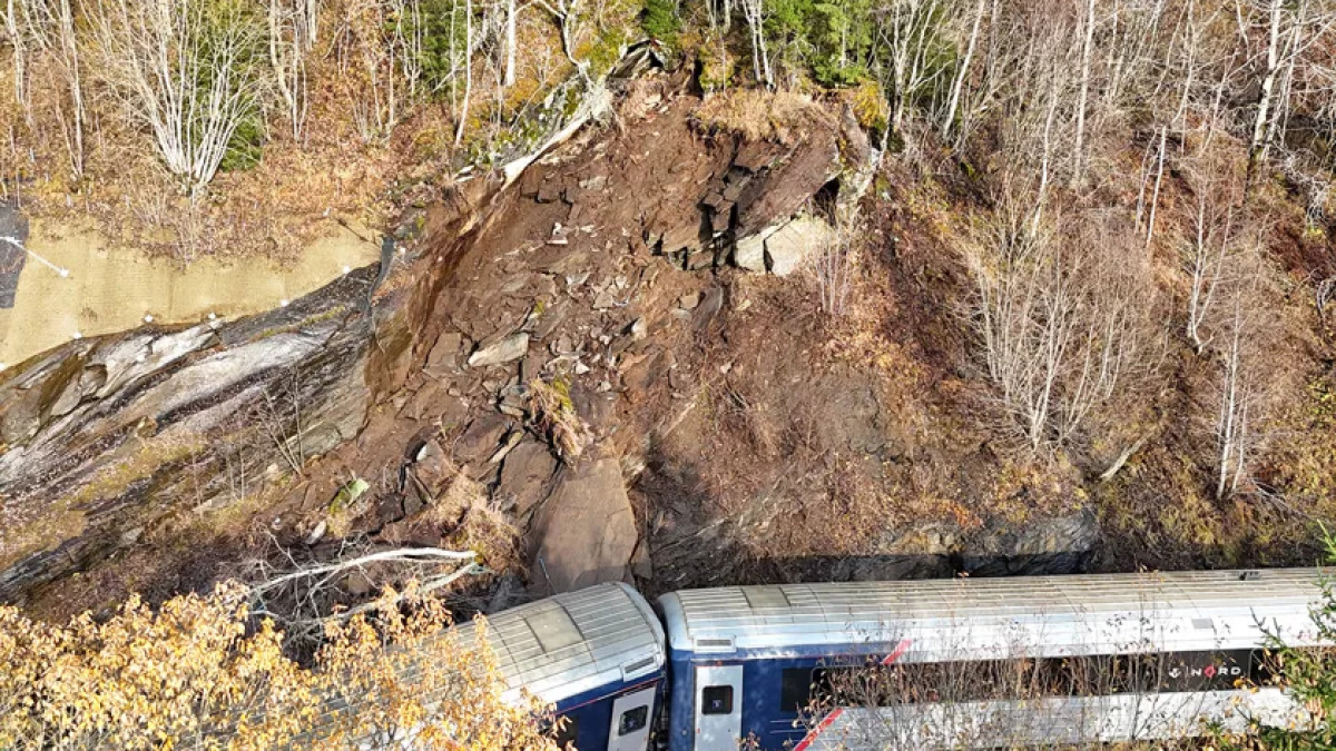 Norwegia: linia Nordlandsbanen zamknięta po wykolejeniu pociągu. Zginął maszynista