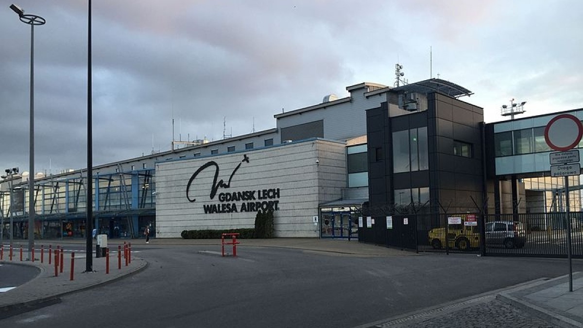 Nie miał maseczki, nie poleciał do Norwegii: interwencja na gdańskim lotnisku