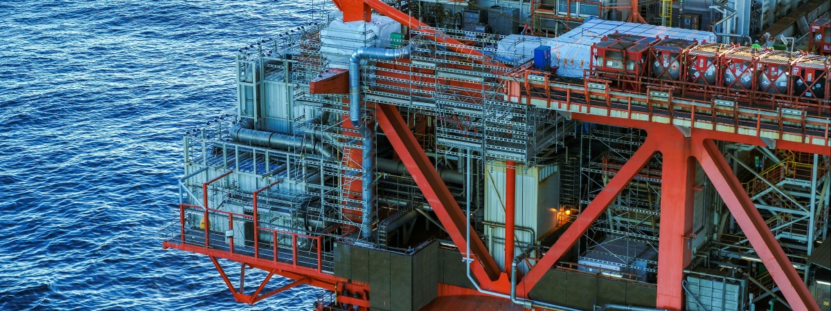 Cena ropy i kurs korony notują historyczne spadki. „Rośnie ryzyko kryzysu finansowego” 