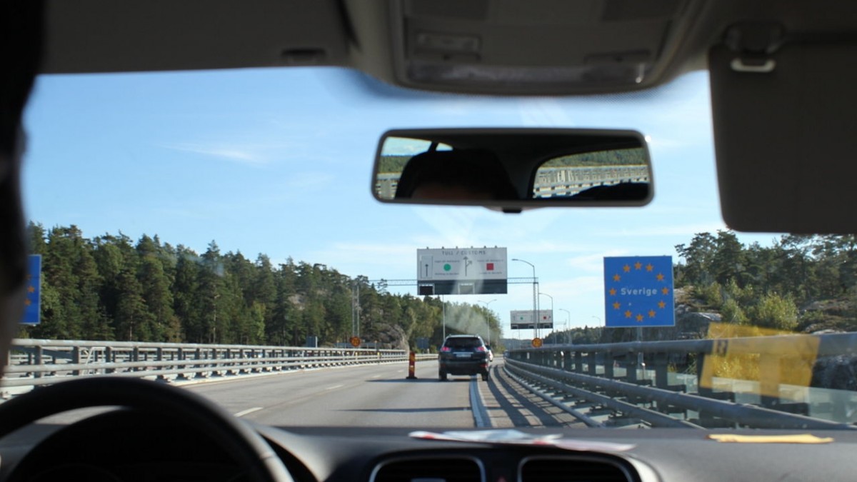 Kontrola na norweskiej granicy utrzymana: służby powiedzą, gdzie spędzisz kwarantannę