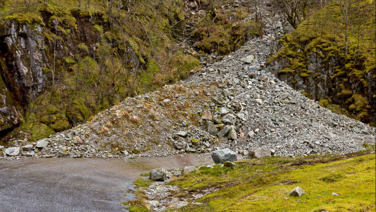 Osuwiska po ulewach w Molde: 54 ewakuowanych nie może wrócić do domu