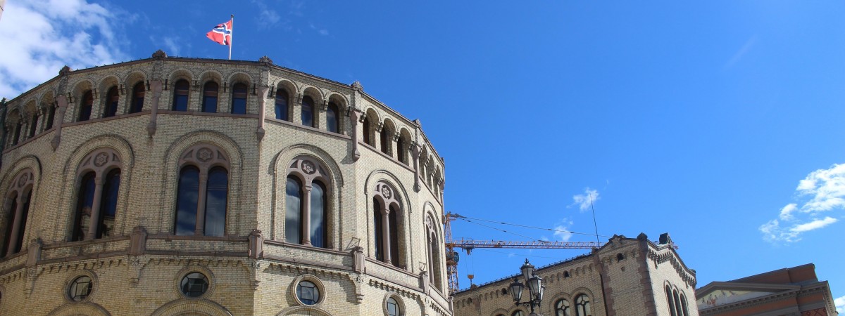 Ograniczą zasiłki, żeby szybciej wysłać młodych do pracy. Pierwsze przecieki nowego budżetu 