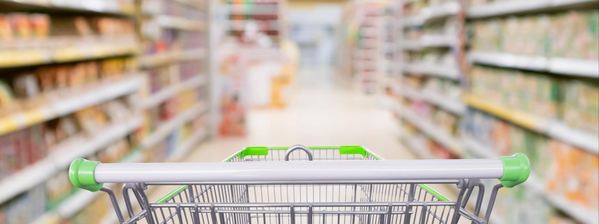 Taniej 200 produktów: letnia obniżka w popularnym supermarkecie