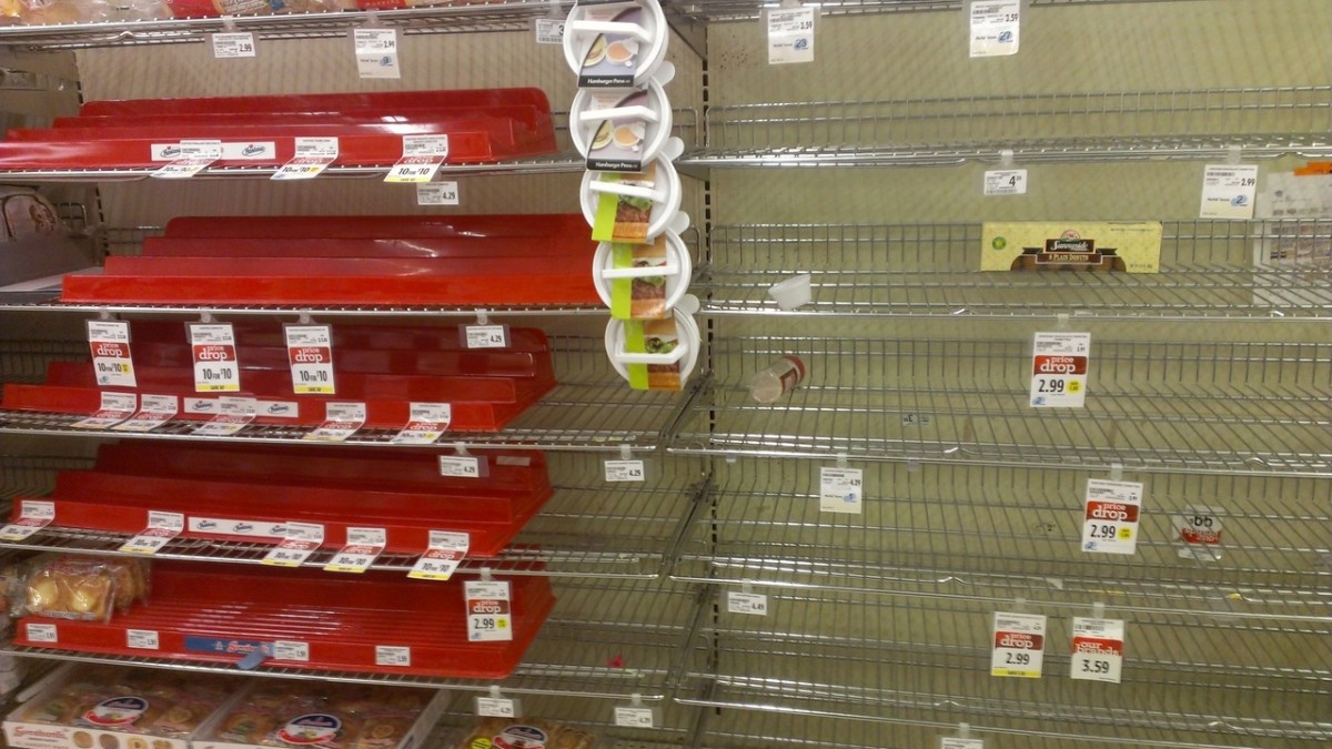 Trwa świąteczna wojna cenowa: pierwsze artykuły znikają ze sklepowych półek