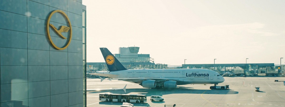 Lufthansa odwołuje na ten miesiąc ponad 7000 lotów. Również do Polski i Skandynawii