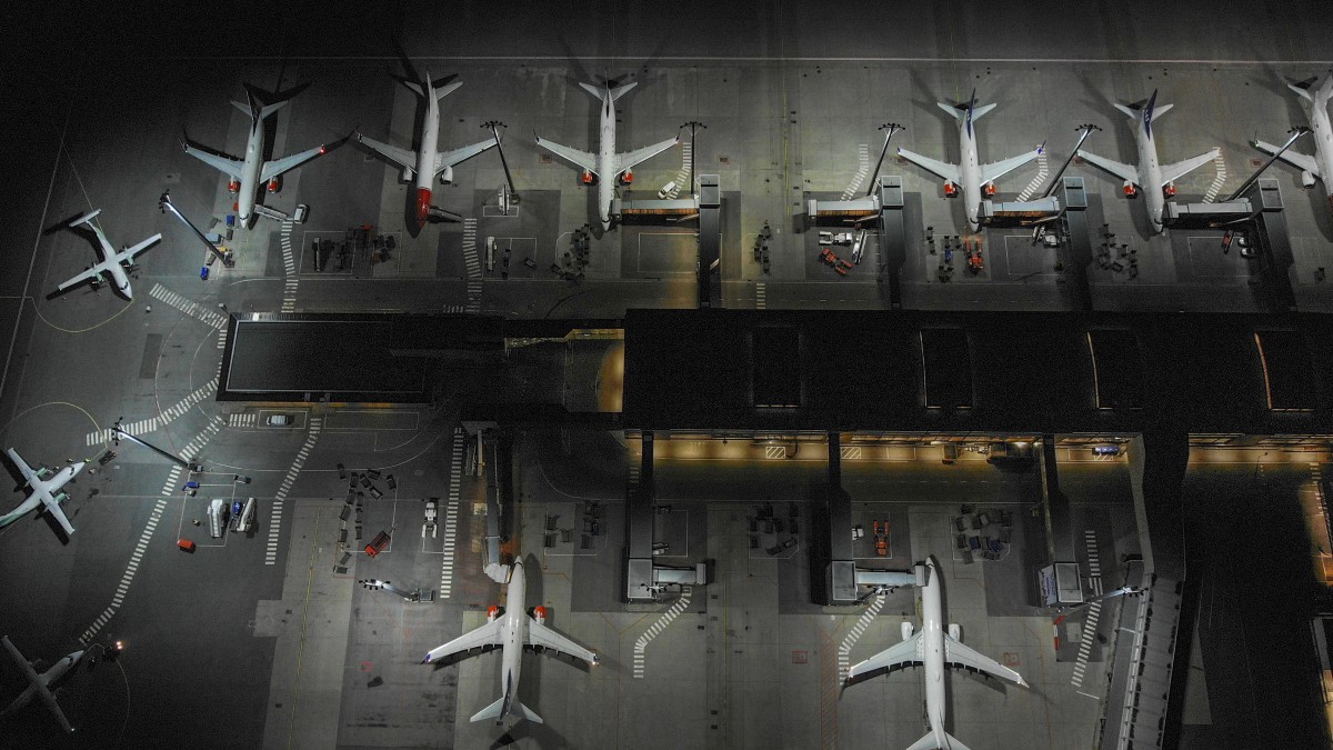 20 000 koron kary za odmowę przeprowadzenia testu. Koronawirus wśród pasażerów przylatujących z Polski