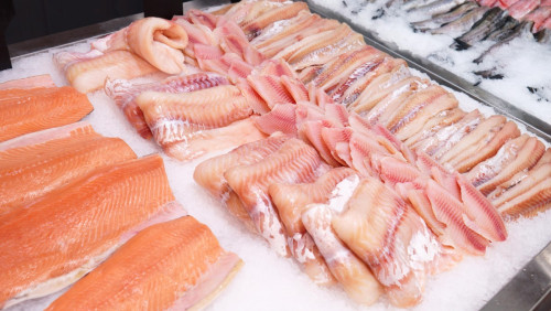 Wojna cenowa w norweskich supermarketach: sieci obniżają ceny ryb
