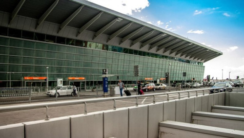 Czy podróżujący z Polski trafiają na kwarantannę w hotelu? FHI udostępniło listę państw