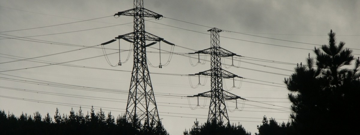 Silny wiatr i burze w Sørlandet. Ponad 800 domów wciąż bez prądu