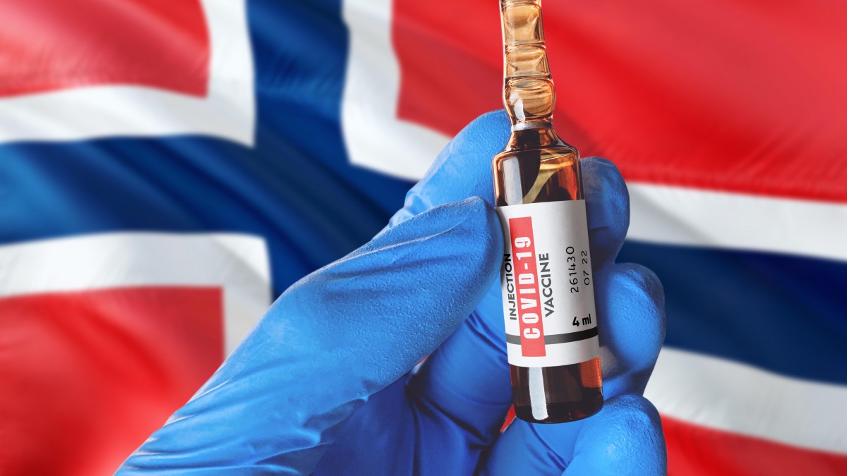 Rząd uruchamia pakiet kryzysowy i ujawnia trzy scenariusze rozwoju epidemii w Norwegii