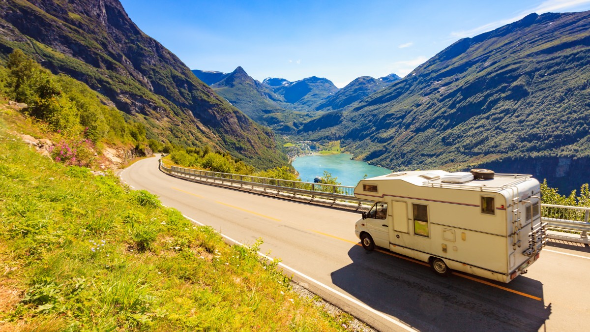 Szykują się kolejne wakacje w domu: ponad 8 na 10 Norwegów nie wyjedzie tego lata za granicę