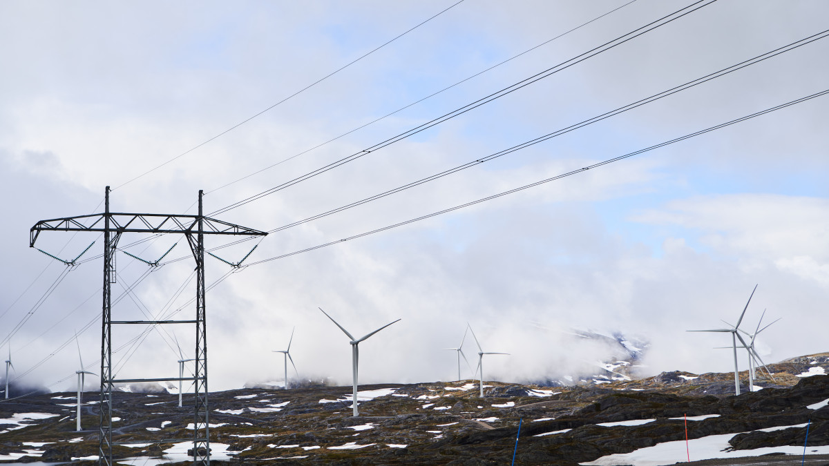 Zysk branży energetycznej wzrósł o blisko 100 procent. Wszystko przez wysokie ceny prądu