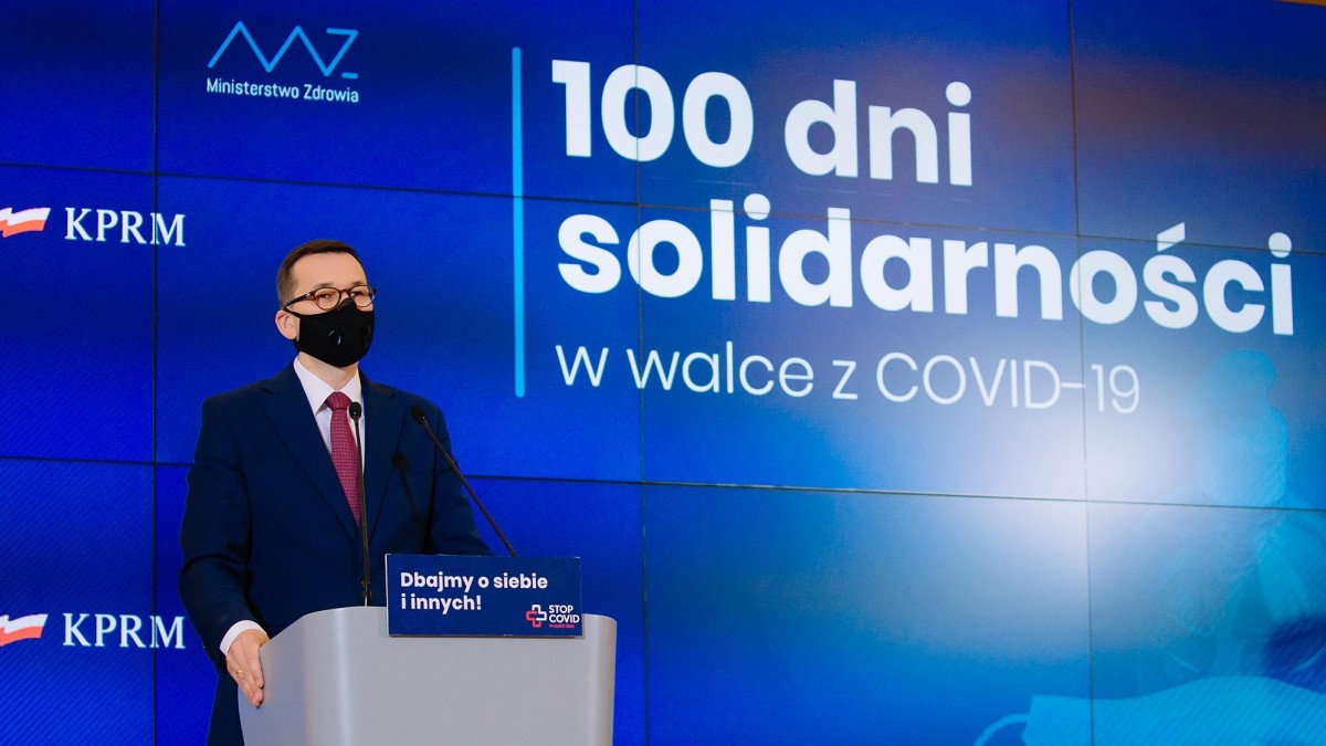 Świąteczne obostrzenia w Polsce: rząd planuje wprowadzić limit osób przy wigilijnym stole