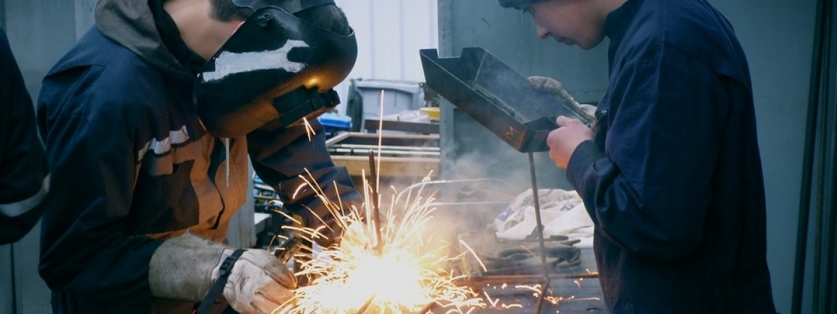 Edukacja zawodowa zamiast bezrobocia: rząd chce postawić na kształcenie specjalistów