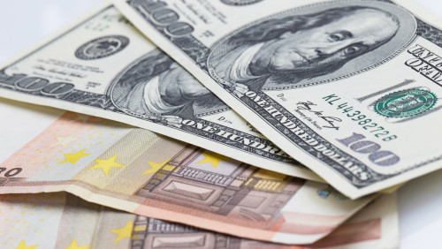 Dolar i euro przebiły kolejną barierę. Korona norweska z następnymi spadkami