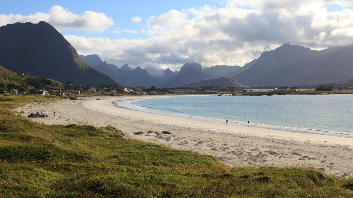 Piękna plaża na Lofotach na sprzedaż. Cena wywoławcza? 9 500 000 koron