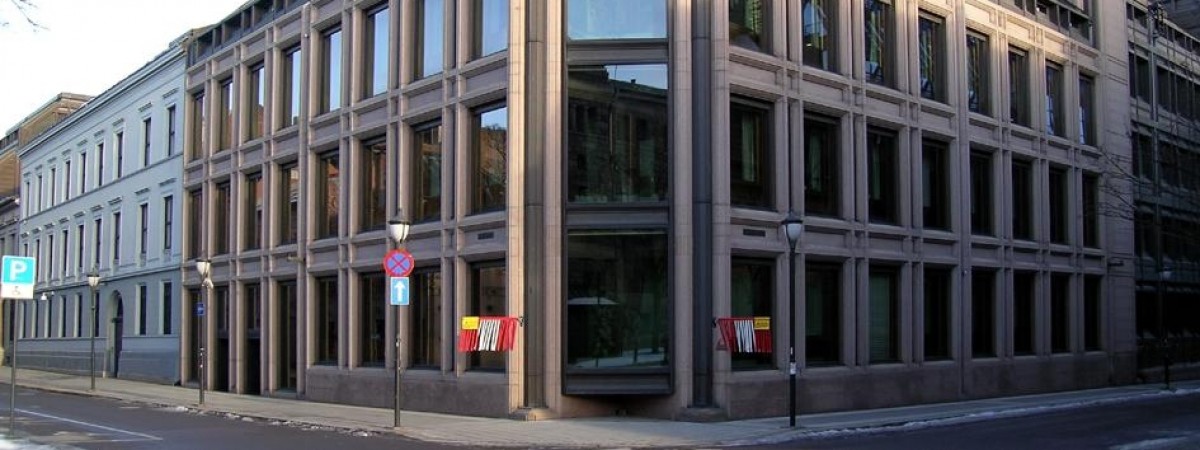 Pożyczka w Norwegii a w Polsce: porównujemy wymogi, szukamy korzyści