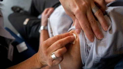 Blisko 13 proc. Norwegów przyjęło dawkę szczepionki: zadowalająca skuteczność preparatów Moderny i Pfizer