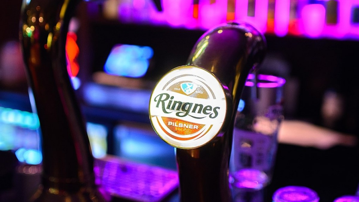 Wysokie podatki, monopol i zakaz reklamy: Norwegia boi się złagodzić politykę alkoholową